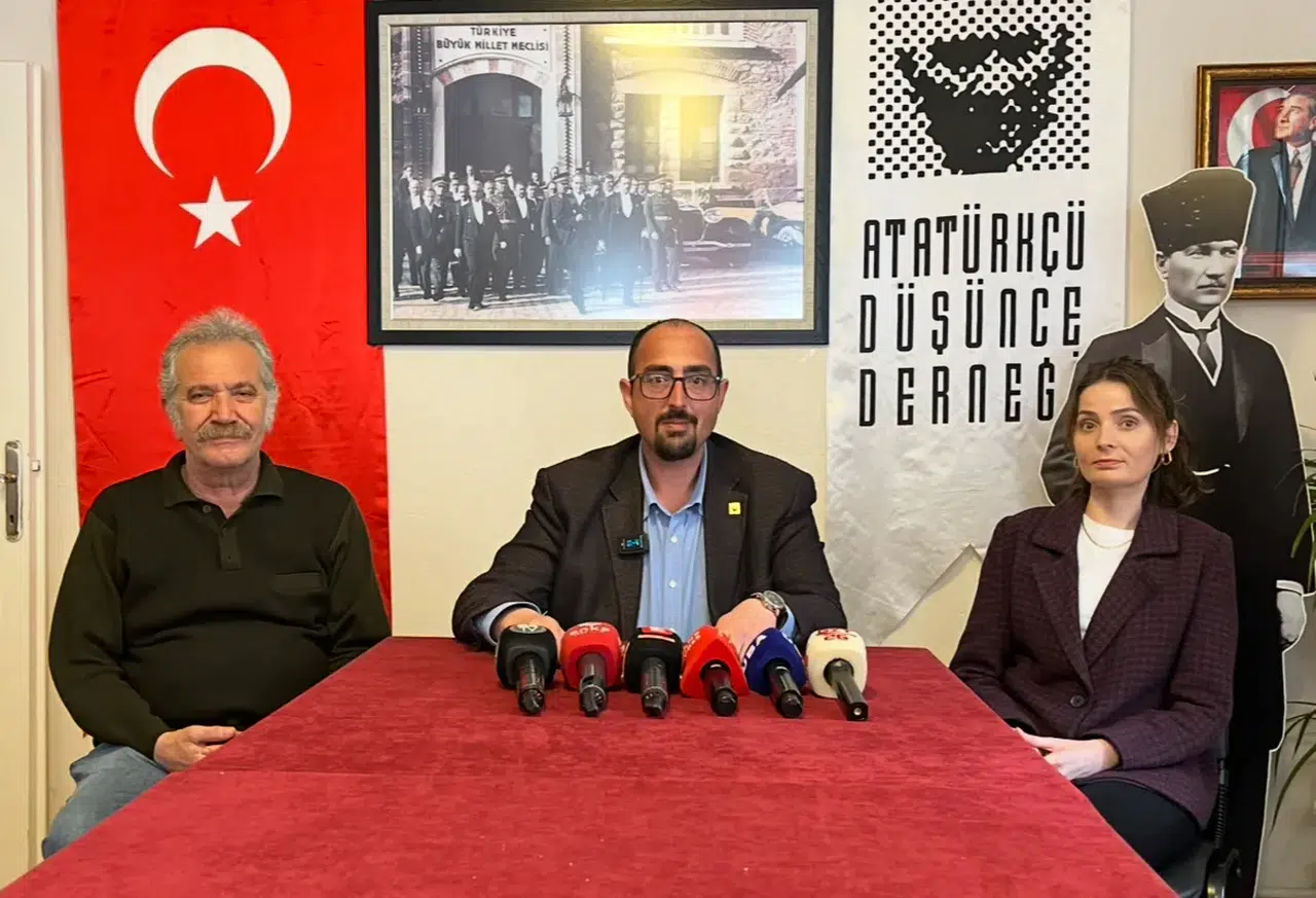 Atatürkçü Düşünce Derneği’nden Nebi Hatipoğlu’na stadyum tepkisi