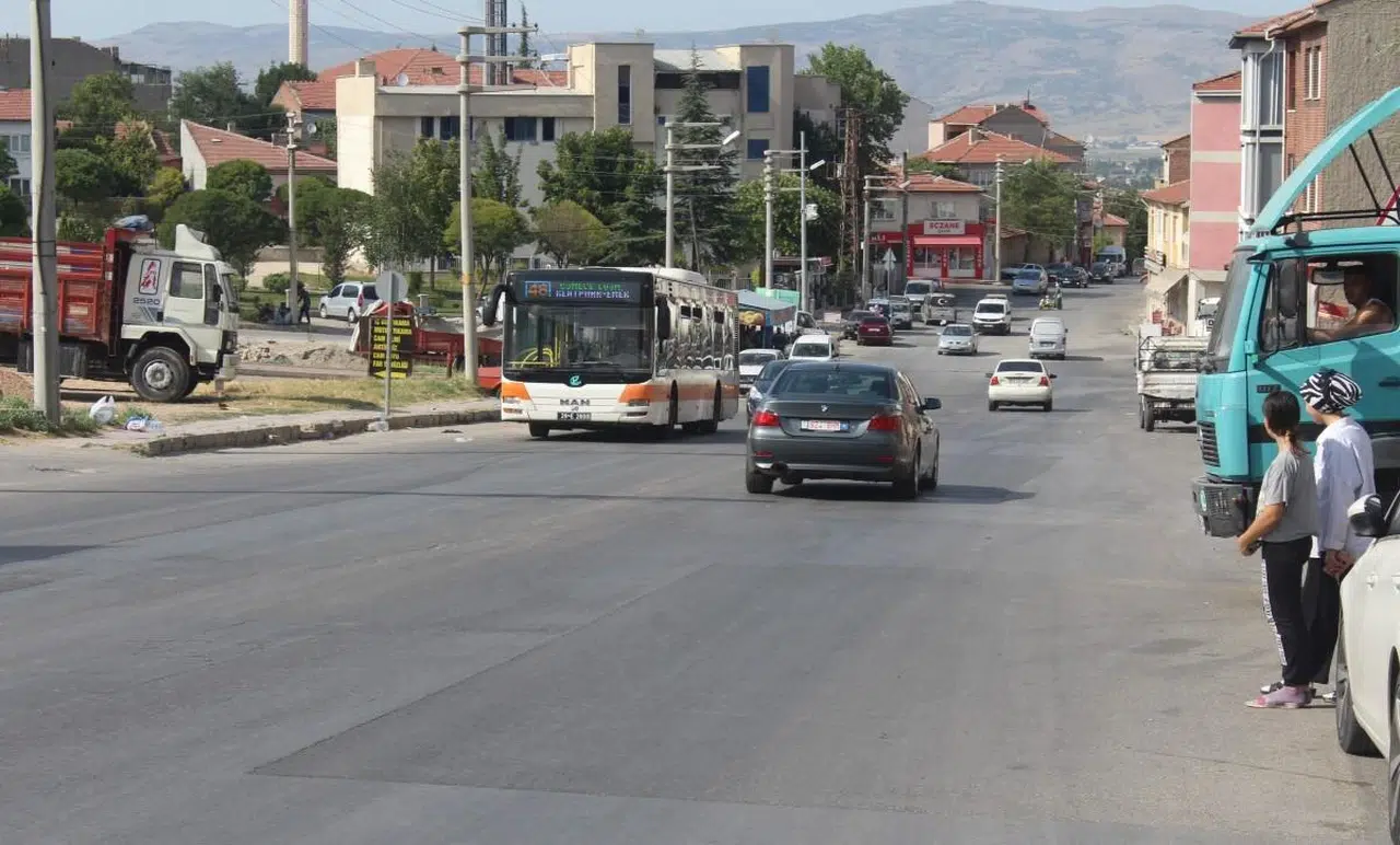 Eskişehir'de Yetersiz Trafik Önlemleri Tehlikeye Sokuyor!