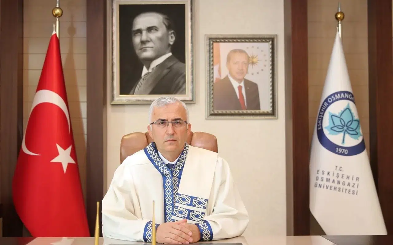 Eskişehir Osmangazi Üniversitesi Rektörü Çolak'tan Mesaj