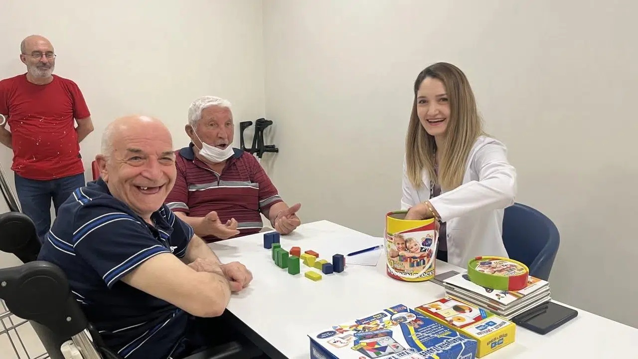 Eskişehir'de Geriatri Atölyesi Yaşlılara Destek Oluyor!