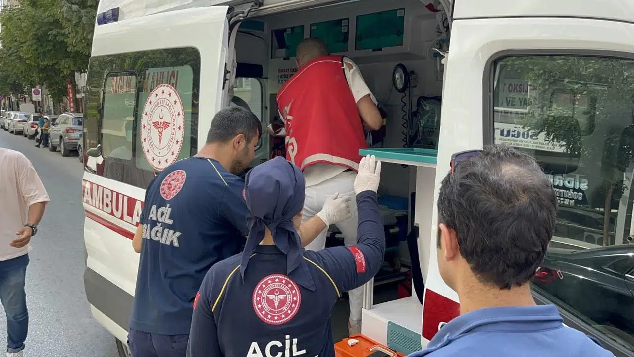 Eskişehir'de Yol Verme Tartışması Bıçaklı Kavgaya Dönüştü