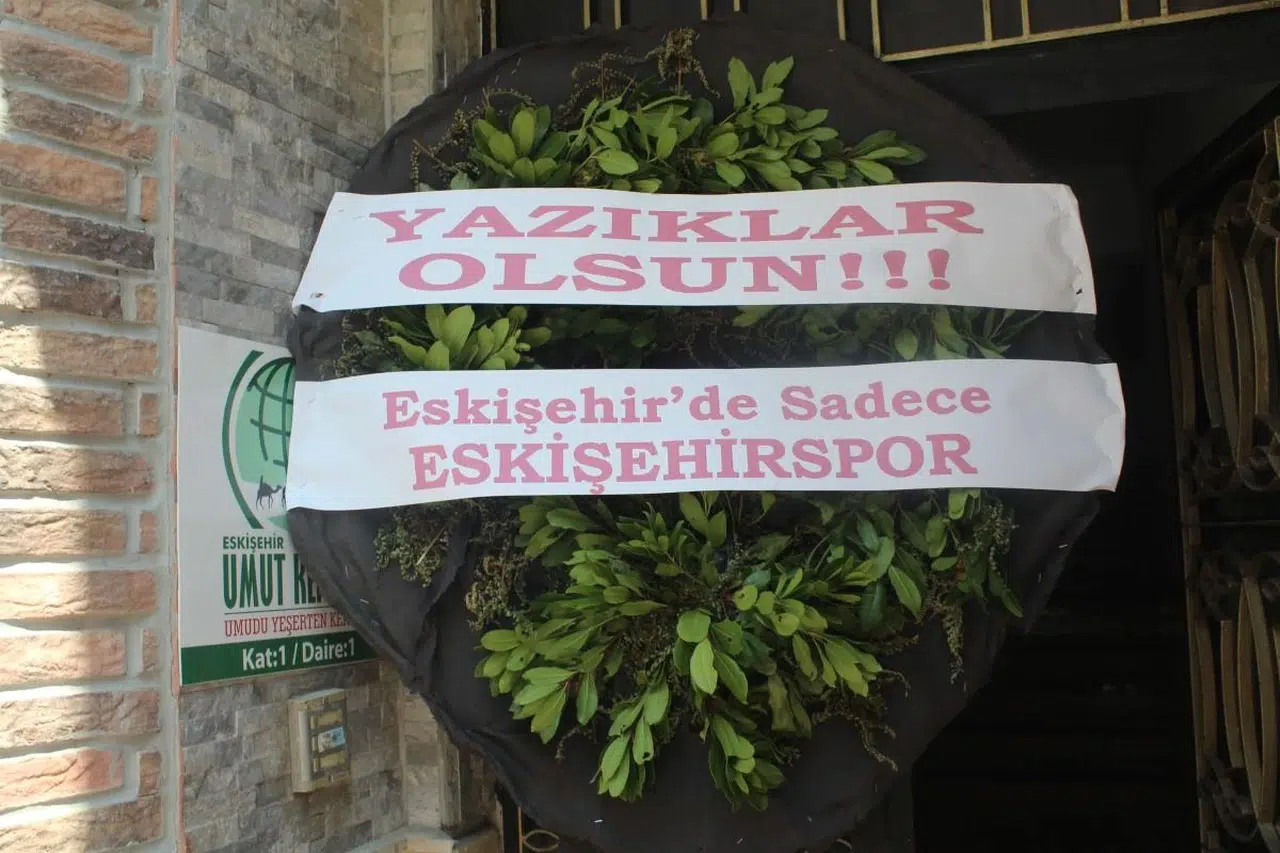 Eskişehirsporlu Taraftarlardan Başkan Tuna'ya Büyük Tepki!