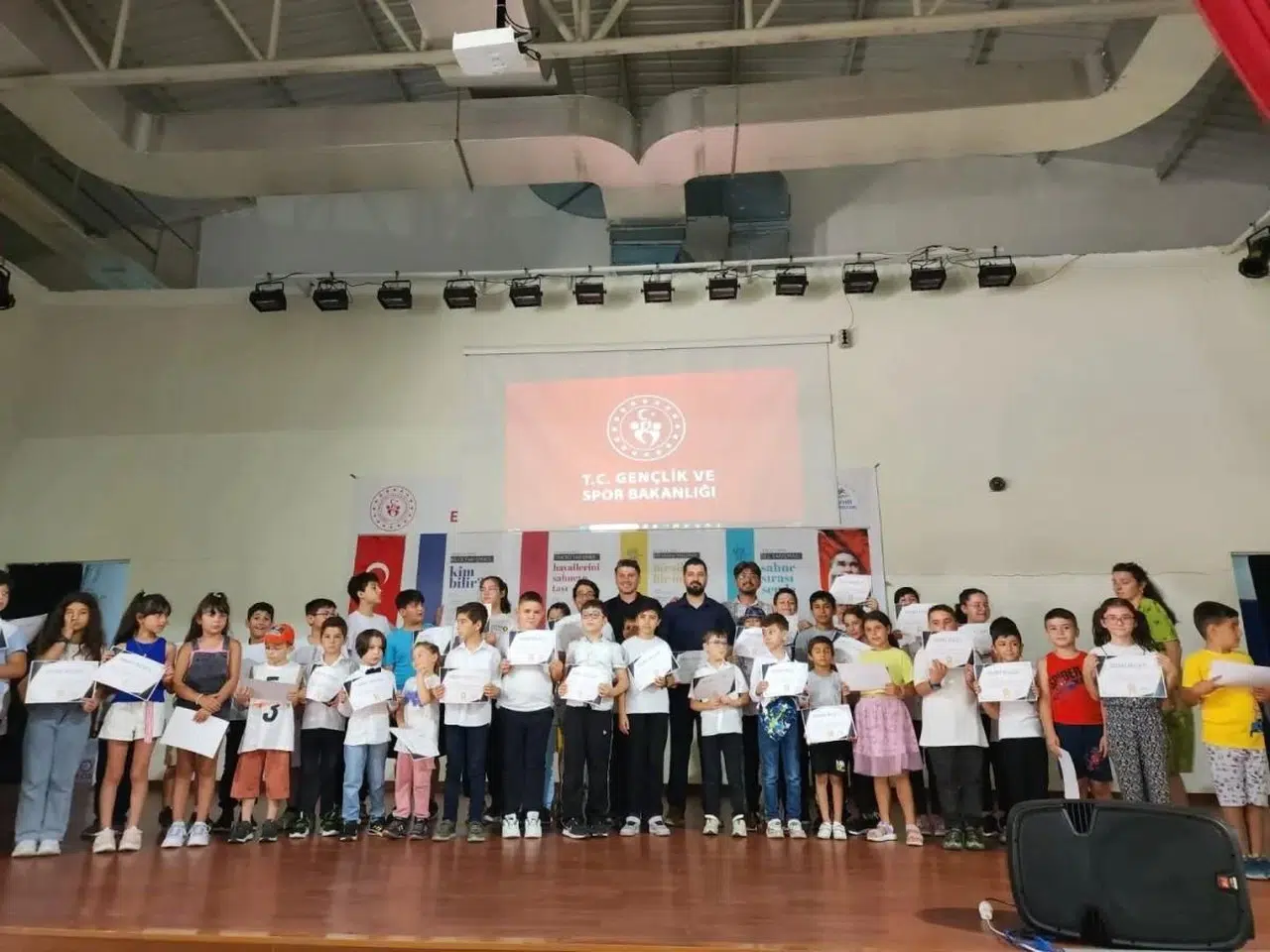 Eskişehir'de Yaz Okulu Öğrencileri Belgelendirildi