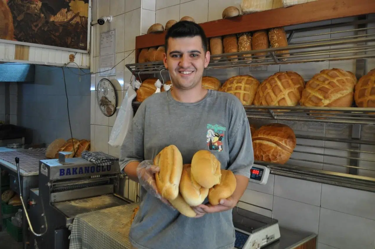Eskişehir'de Poşetle Gelene Ekmek 5 Lira