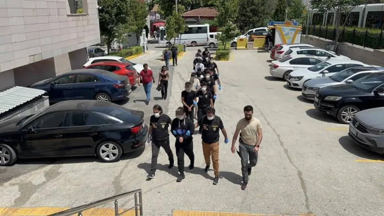 Eskişehir'de Tüfekle 3 Kişiyi Yaralayan 5 Şüpheli Tutuklandı
