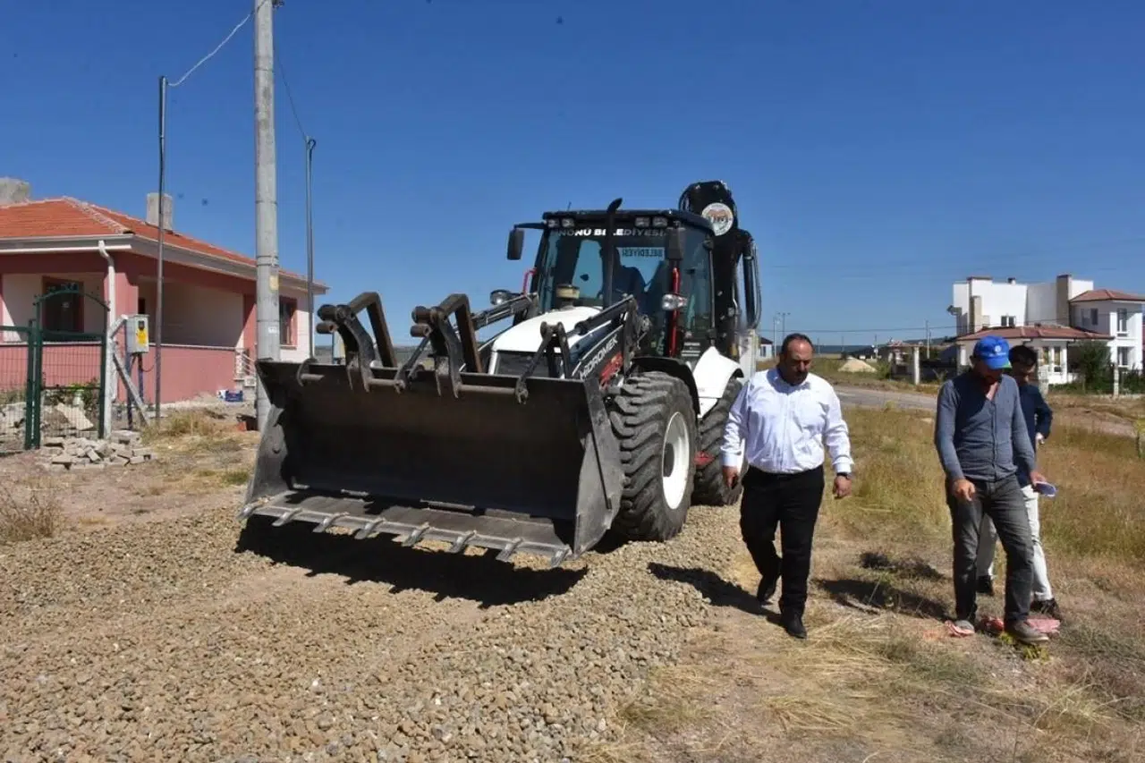 İnönü Belediyesi Yol Yapmaya Devam Ediyor