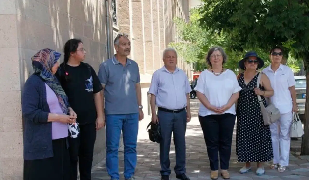 Eskişehir'de Depremzedelere Yurtları Boşaltın Demişler!