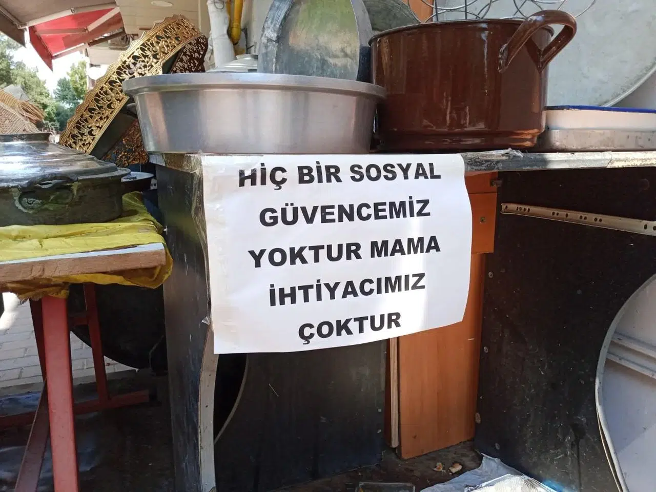 Eskişehir'de Hayvansever Esnafın İlginç Notu