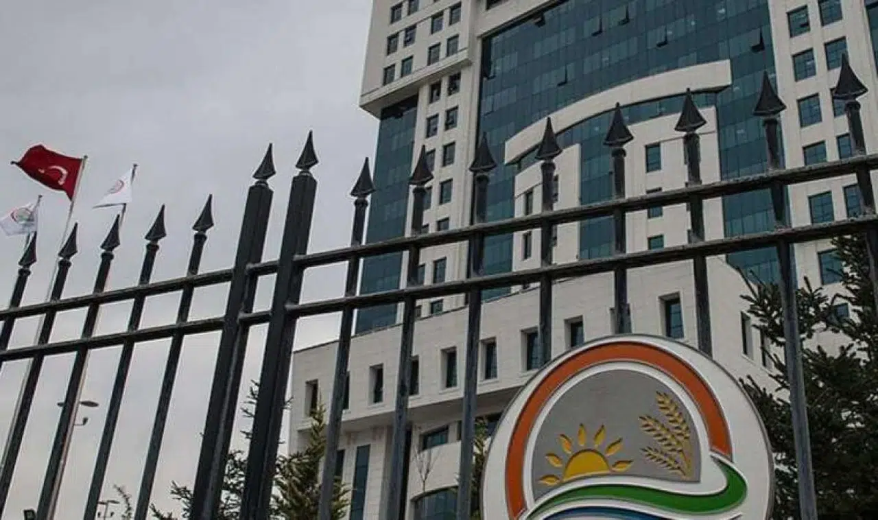 9 Üst Düzey Bürokrat Görevden Alındı!