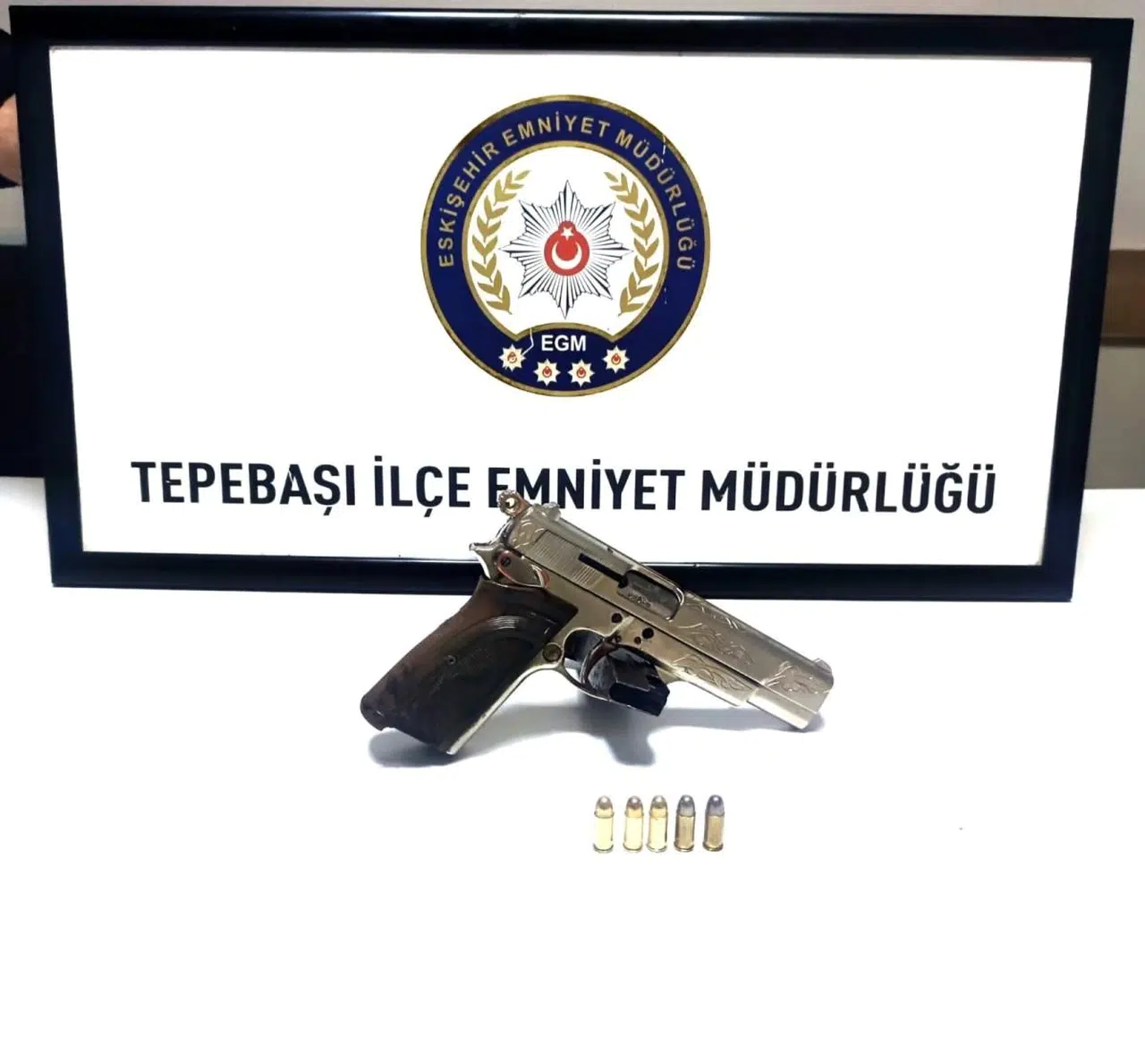 Şüpheli Şahsın Üzerinde Silah Ele Geçirildi