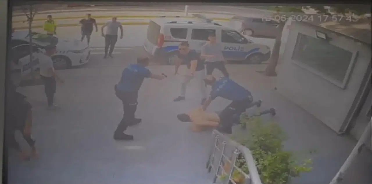 Kesici Aletle Aracı Çizilen Kişi Polise Giderken Darp Edilmeye Çalışıldı