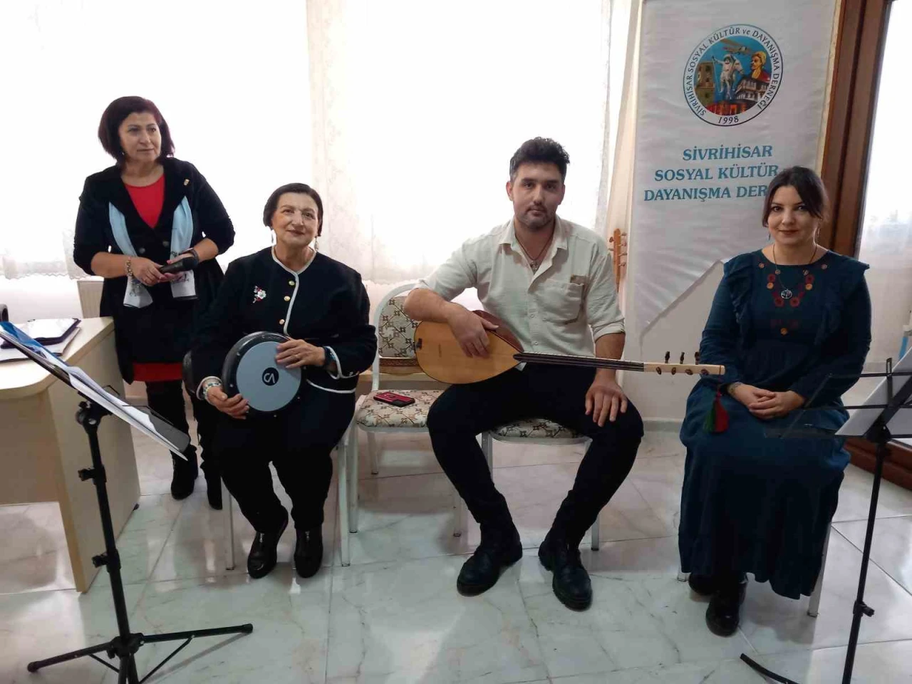 Sivrihisarlı Öğretmenler Türkülerle Öğretmenler Gününü Kutladılar