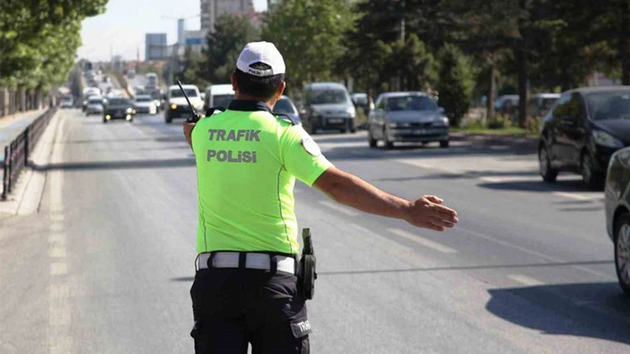 Eskişehir'de Yapılan Trafik Denetimlerinde 23 Bin Araç ve Sürücü Kontrol Edildi