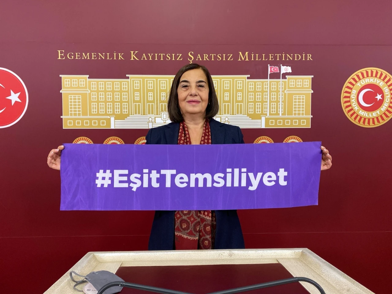 Jale Nur Süllü: Kadınların Siyasette Temsiliyeti Artmalı