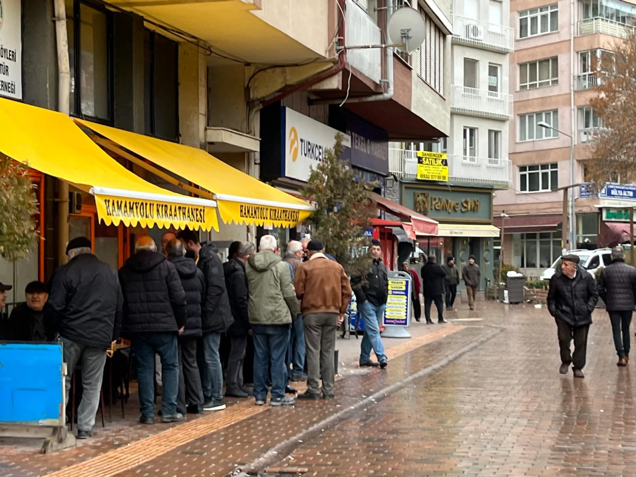 Eskişehir’de Aniden Yağan Yağmura Vatandaşların Çözümü