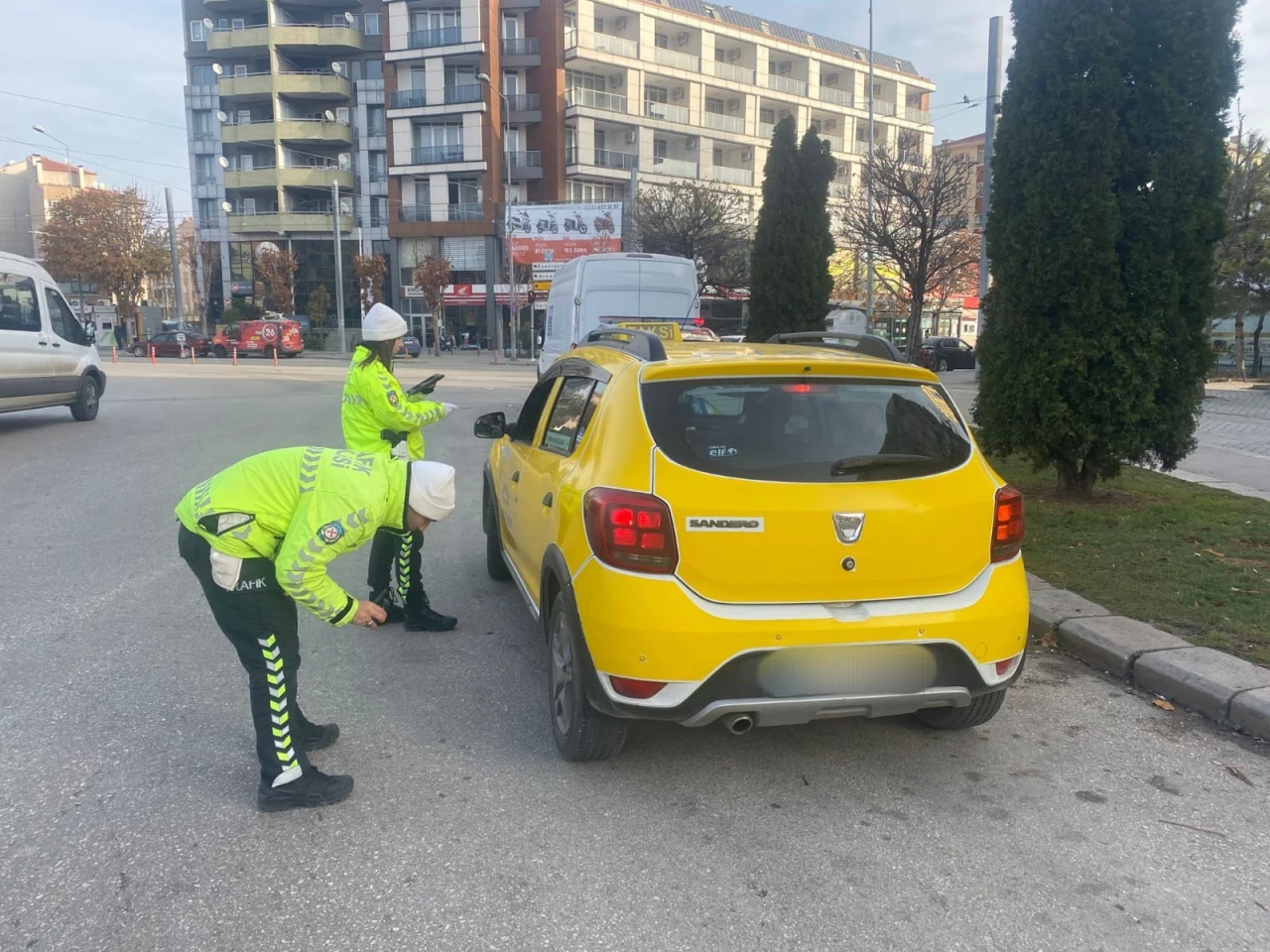 Eskişehir'de Ticari Araçlarda Kış Lastiği Denetimleri Başladı