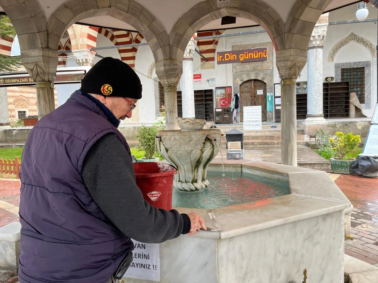 Kurşunlu Camii'nde Şadırvana Bakım Çalışması