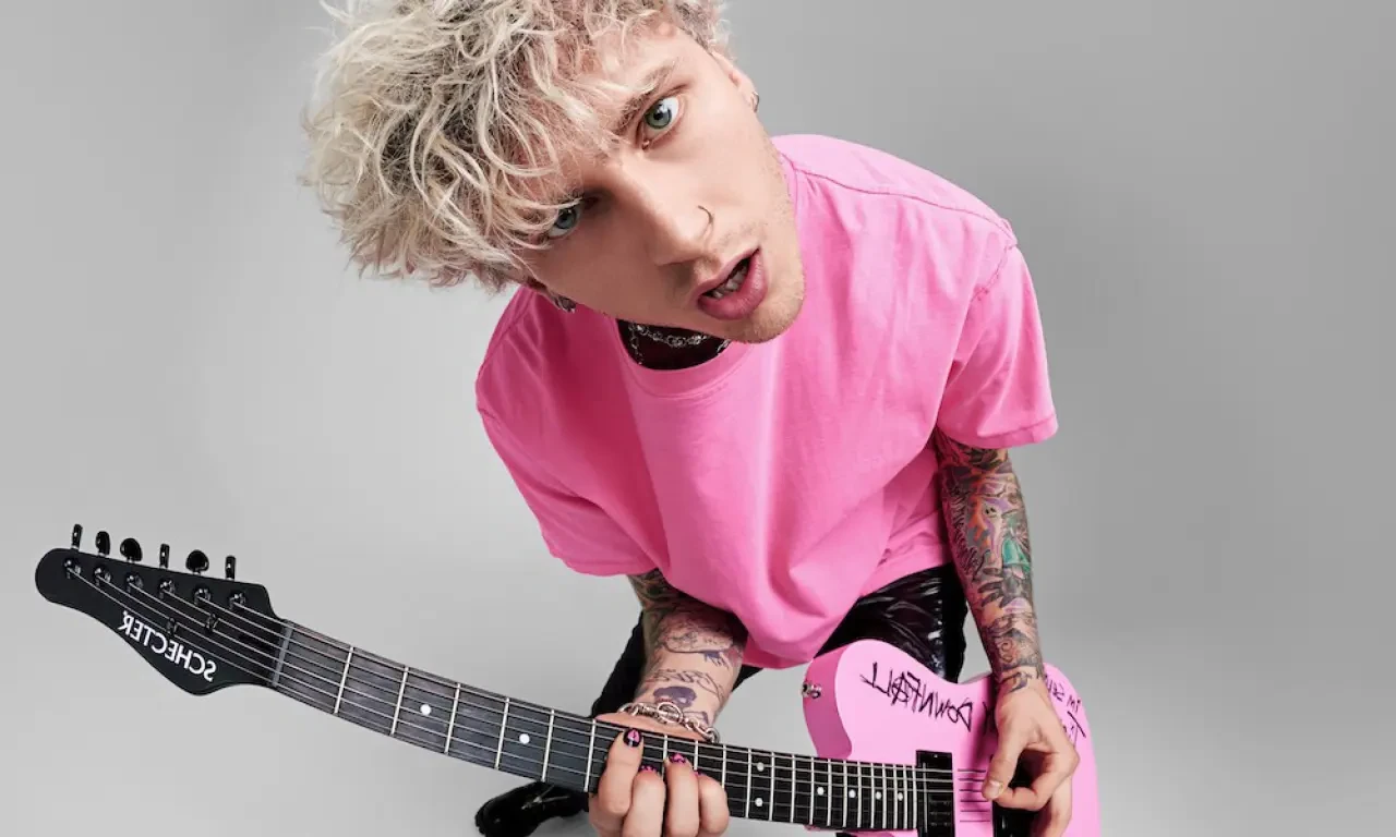 Machine Gun Kelly Kimdir? Filmleri, Kaç Yaşında, Sevgilisi, Çocuğu ve Boyu Hakkında Merak Edilenler