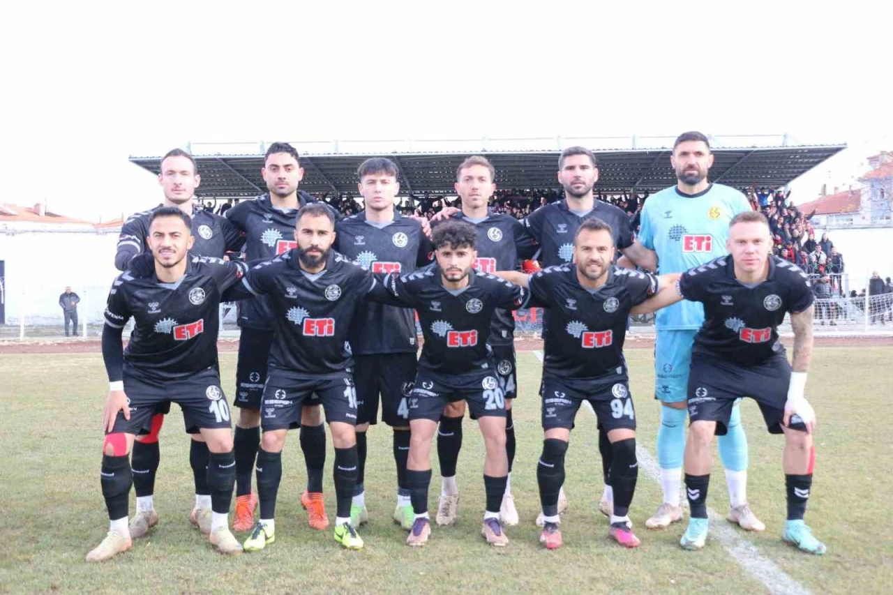 Eskişehirspor, Akşehir deplasmanında liderliği kaptırdı