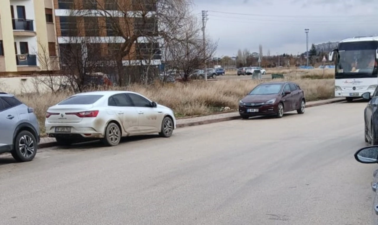 Kazanın Ardından Motosikletini Bırakan Sürücüye Esnaf Yardım Etti