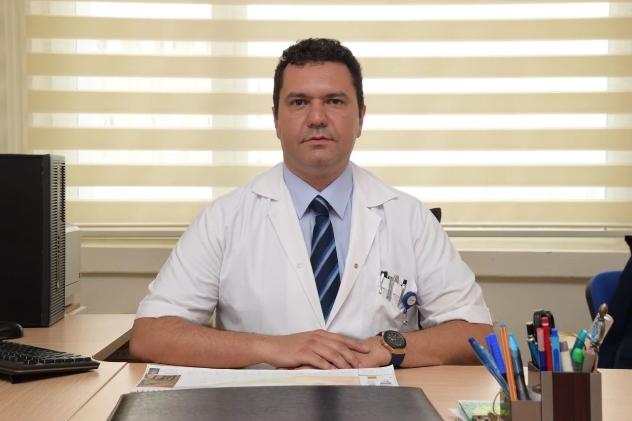 Prof. Dr. Uğur Bilge: "Antibiyotiklerin Bilinçli Kullanımı Hayati Önem Taşıyor!"