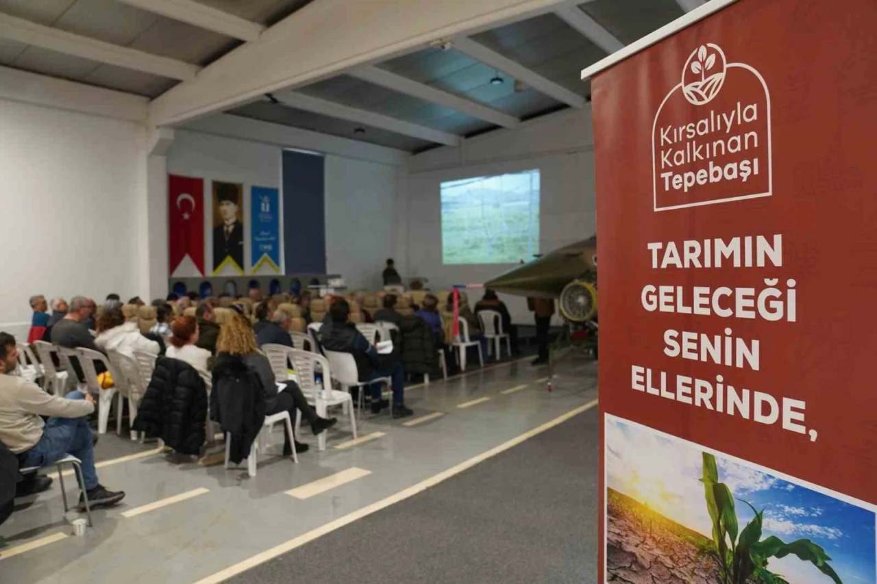 Tepebaşı Belediyesi’nden Üreticilere Ücretsiz Meyve Bahçesi Tesisi ve Budama Eğitimi