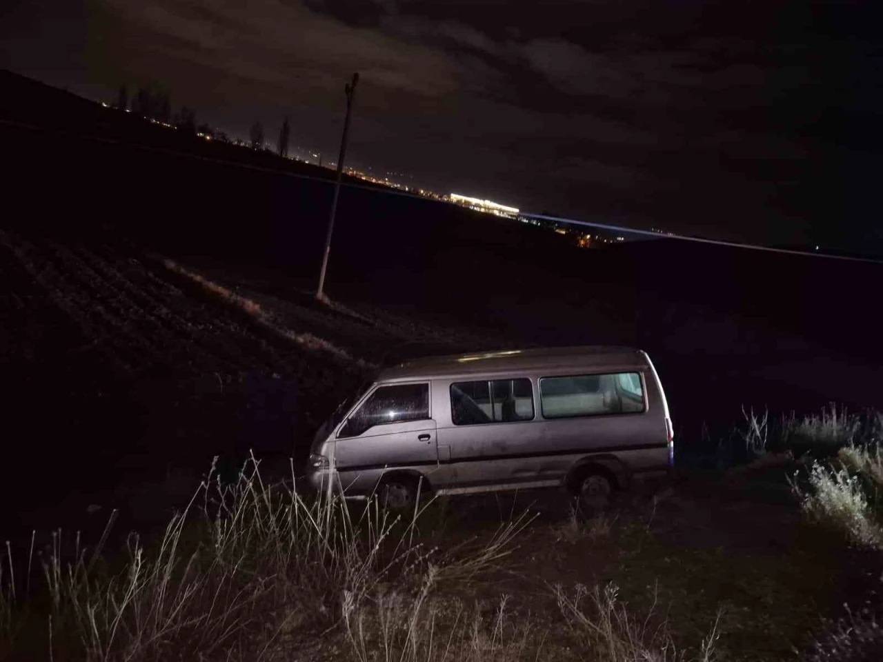 Eskişehir'de Minibüs Kaza Yaptı, 3 Kişi Yaralandı