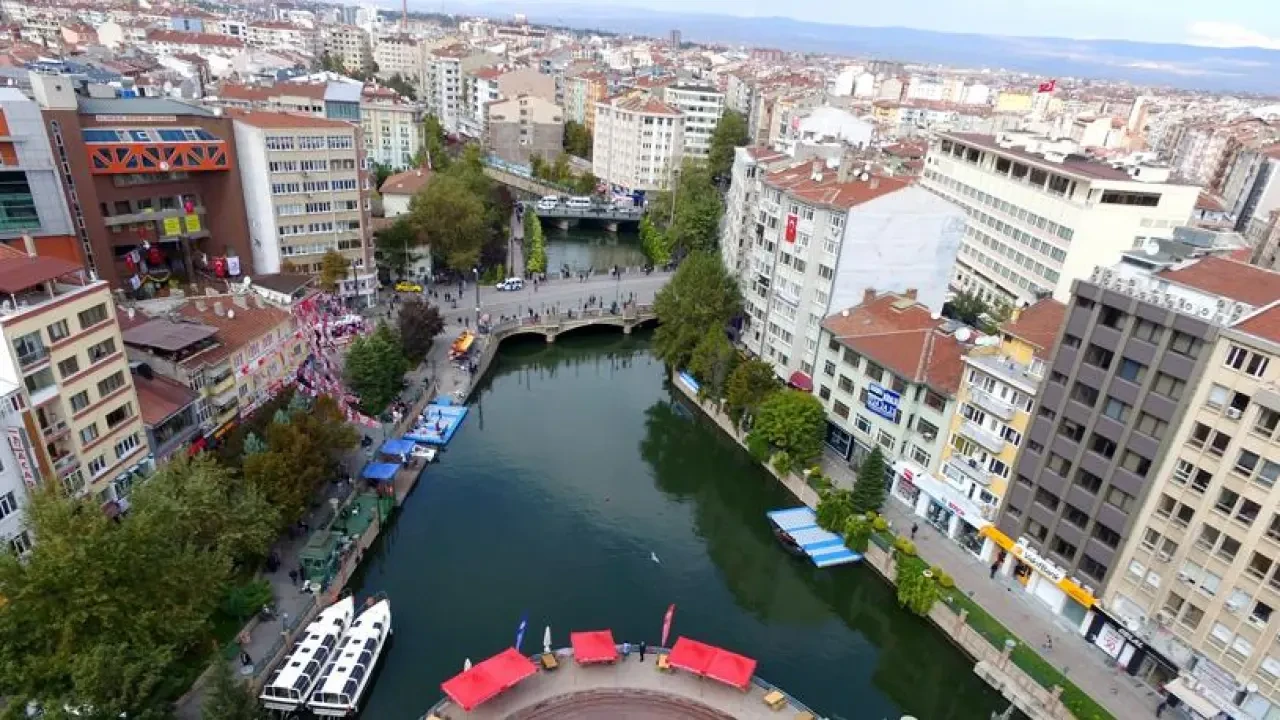 Tepebaşı Eskişehir Arası Kaç Km?