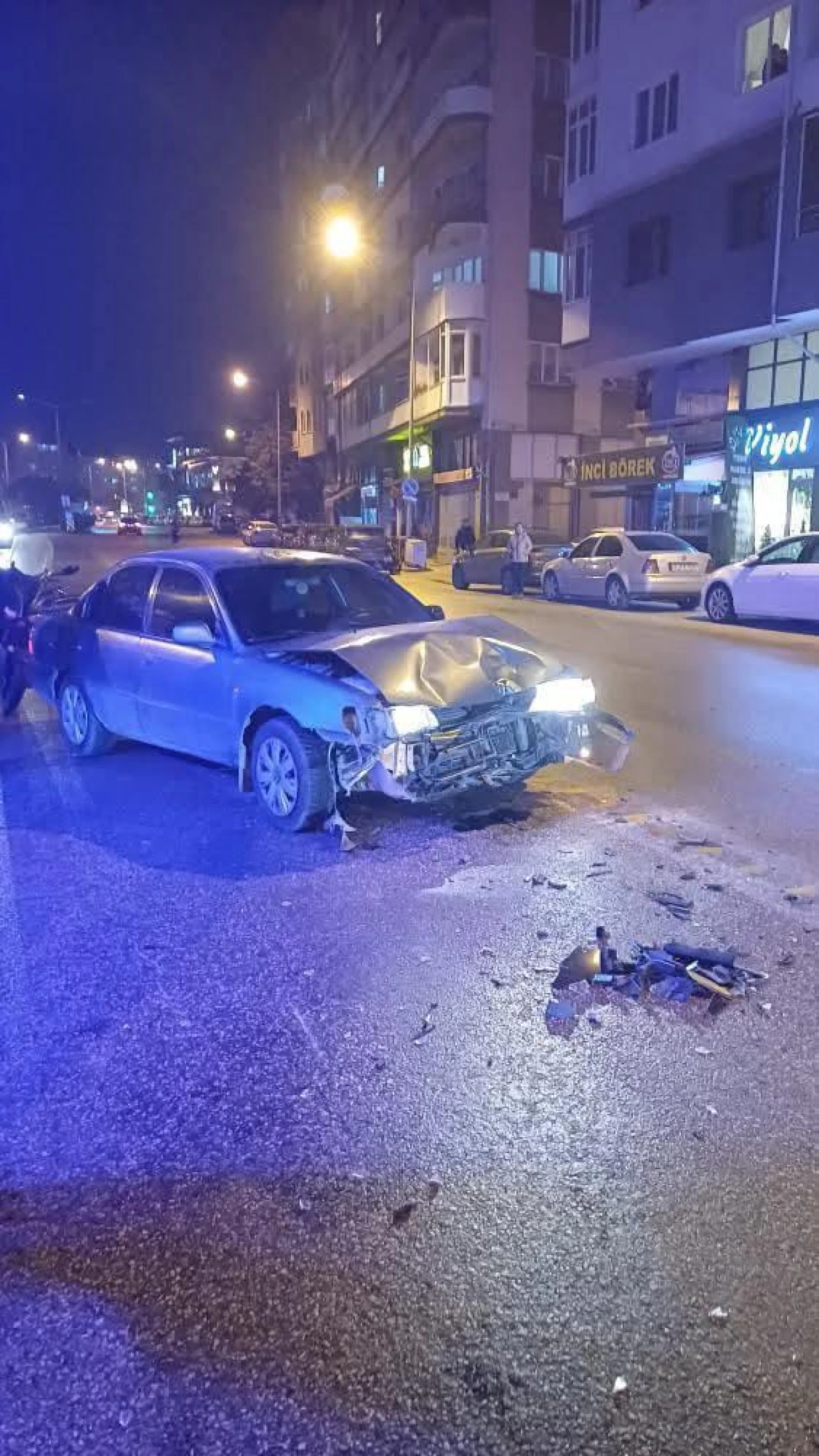 Eskişehir'de Motosiklet ve Otomobil Çarpıştı: Bir Kişi Yaralandı