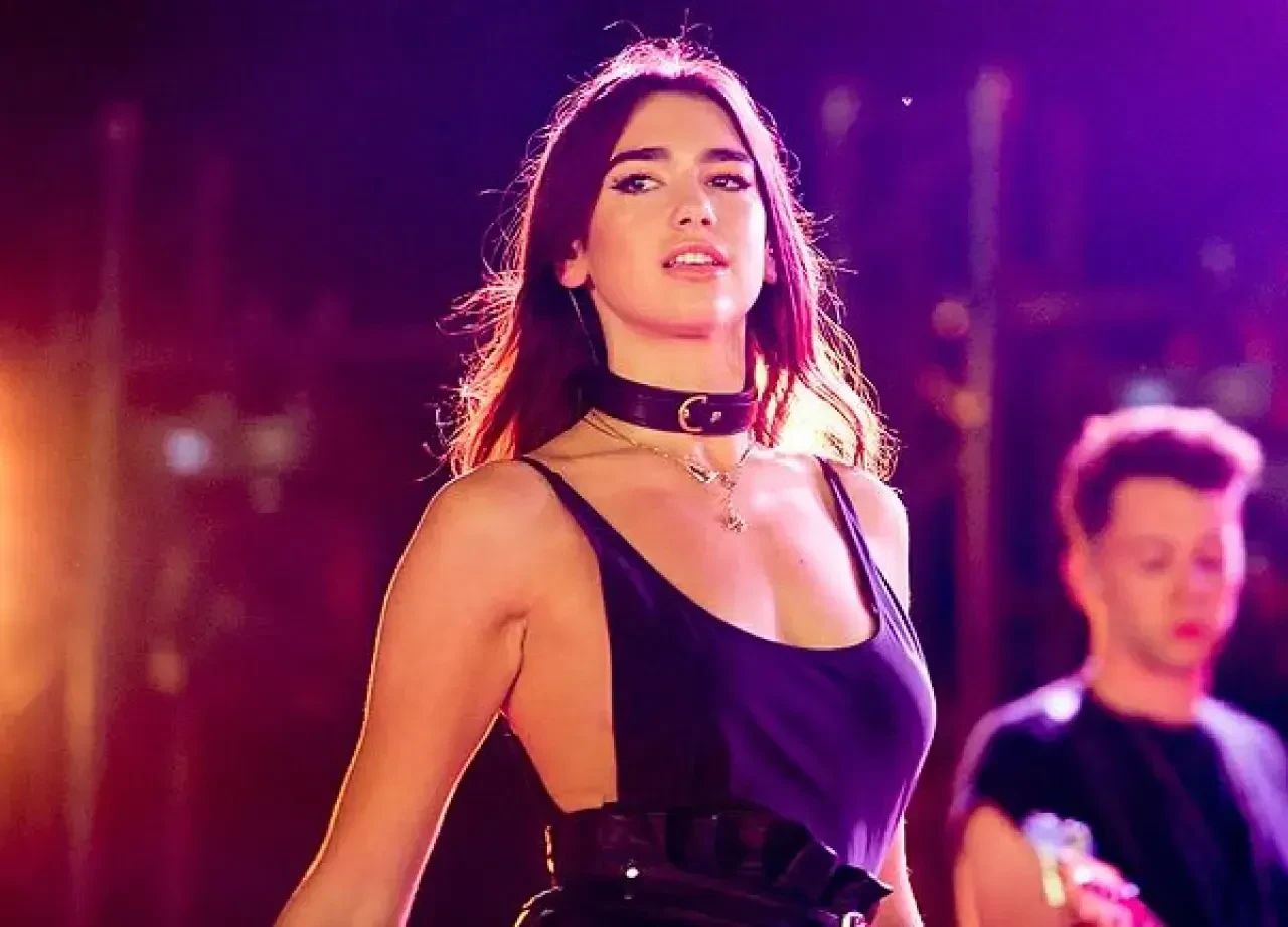 Dua Lipa Kimdir, Kaç Yaşında? Dua Lipa Hakkında Merak Ettiğiniz Her Şey