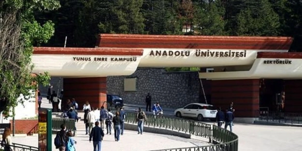 Anadolu Üniversitesi YDYO Öğrencilere Sadece Dil Öğretmiyor