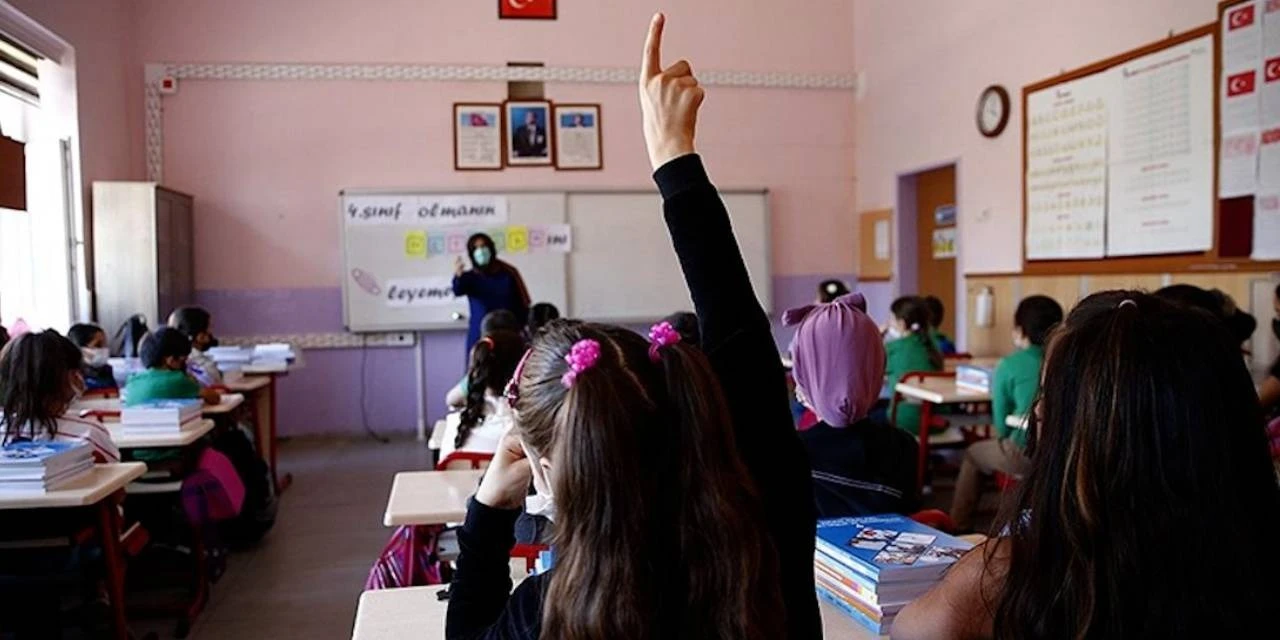 Milli Eğitim Bakanlığı'ndan Yeni Düzenleme: Veliler, Sınıf Tekrarı Yaptırabilecek