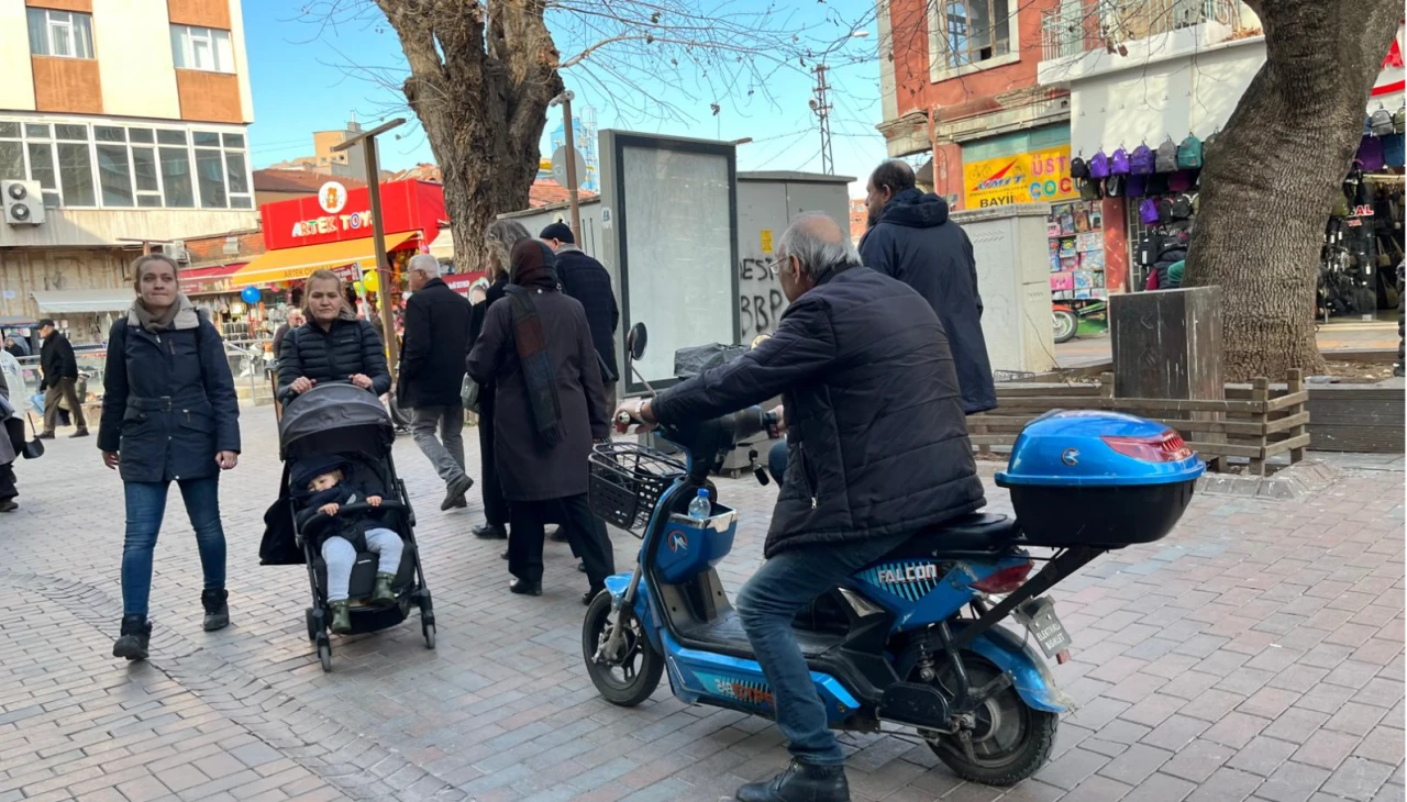 Eskişehir'de Trafiğe Kapalı Alanda Motosiklet Yoğunluğu