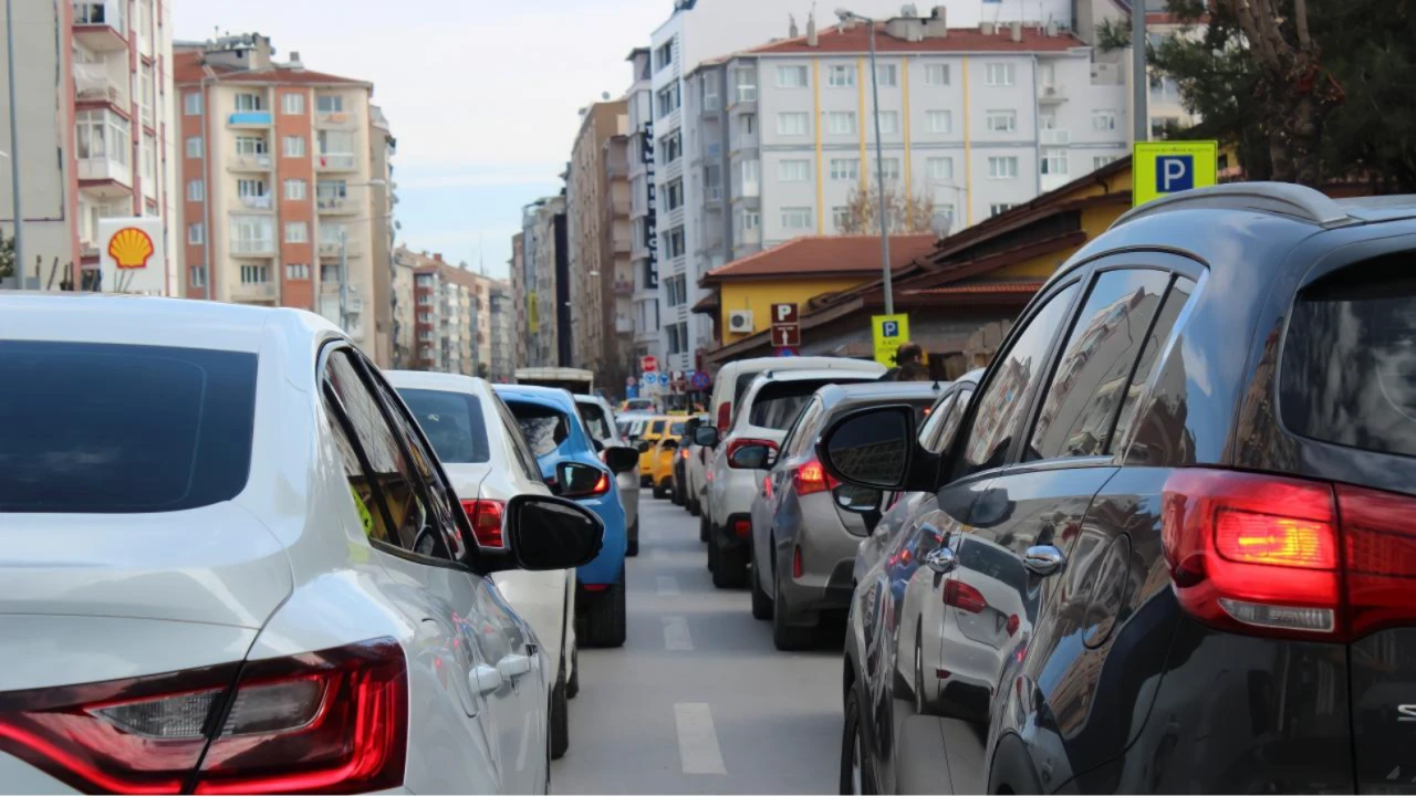 Eskişehir'de Trafiğe Kayıtlı Araç Sayısı 366 Bin 49'a Yükseldi