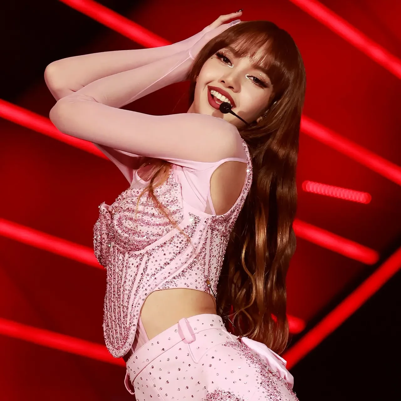 Blackpink Lisa Kaç Yaşında, Kimdir, Gruptan Ayrıldı Mı?