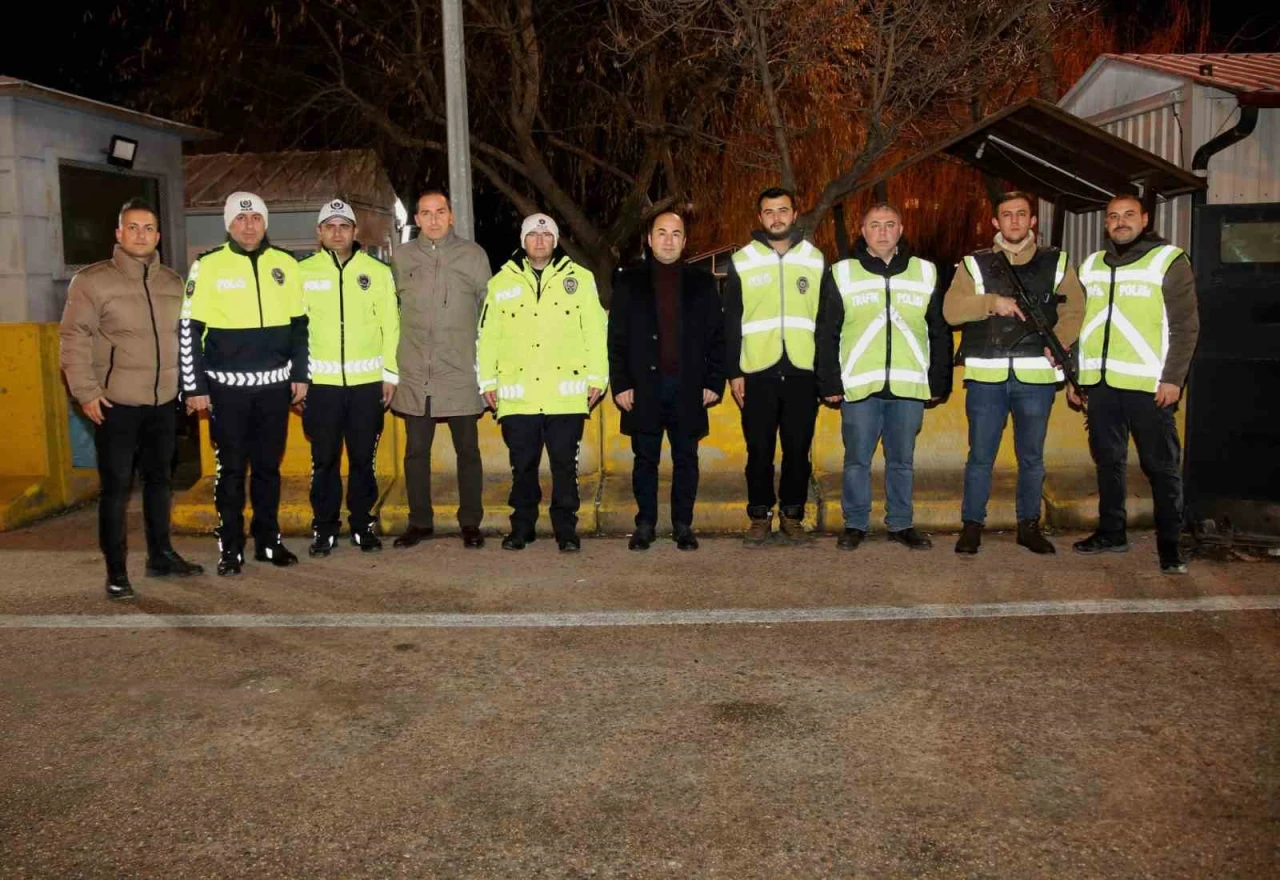 İl Emniyet Müdürü Yılmaz, Yılbaşı Gecesi Görev Yapan Personeli Ziyaret Etti