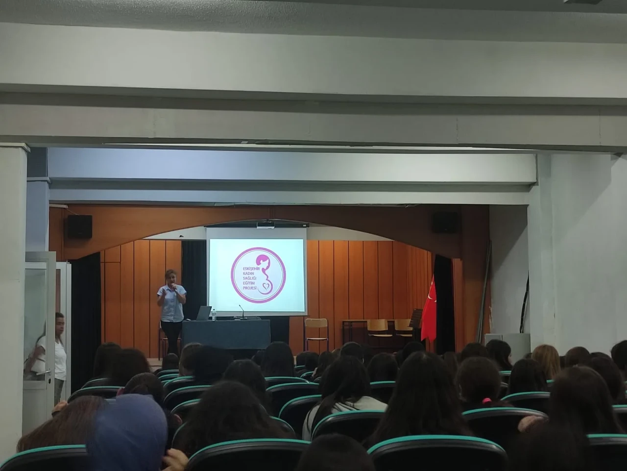Eskişehir’de Kadın Sağlığı Projesi Okullarda Devam Ediyor