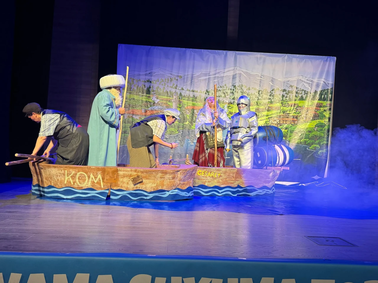Nasrettin Hoca Bu Kez Doğa İçin Sahnedeydi: “Maya Tutmayan Göl” İle Güçlü Mesaj