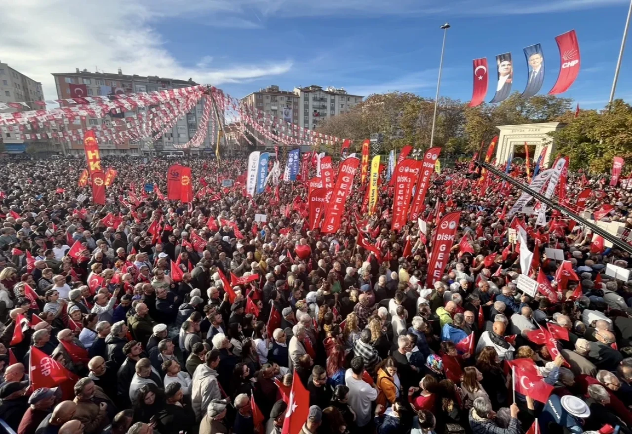 Millet iradesine sahip çıkıyor mitingi Cumhuriyet Meydanı’nda başladı