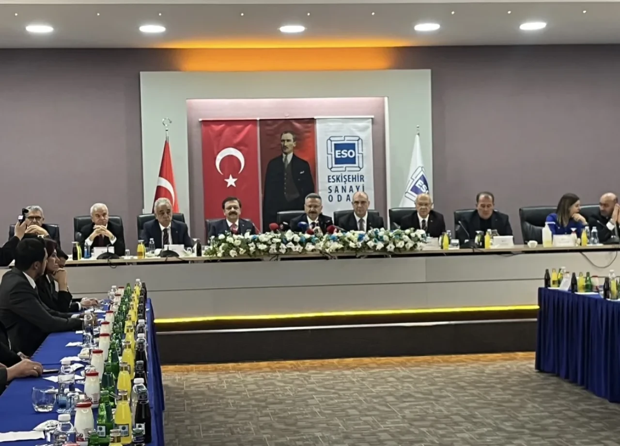 Vali Aksoy: “Eskişehir, ulaşım sanayisinde Türkiye’nin en önemli şehirlerinden biri”