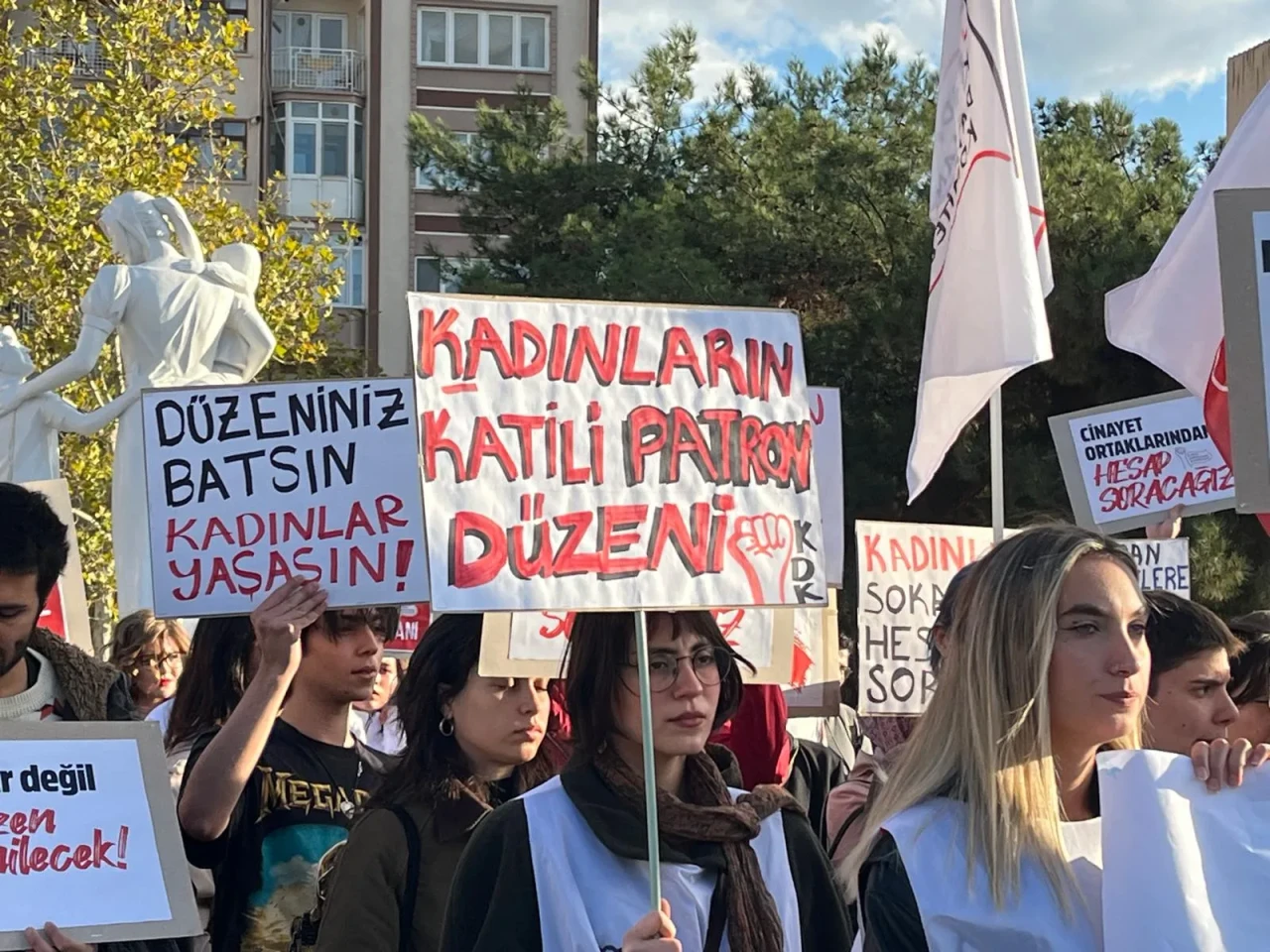 Bir Yıl Geçti, Hesap Sorulmadı: Kadınlar Sokakta!
