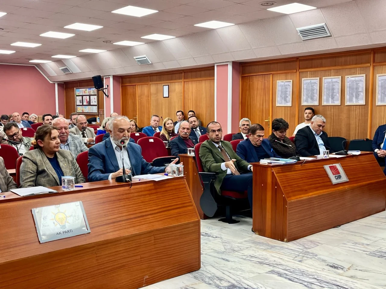 Odunpazarı Meclisi’nde 2026 Bütçesi Gergin Geçti: AK Parti Eleştirdi, CHP Savundu