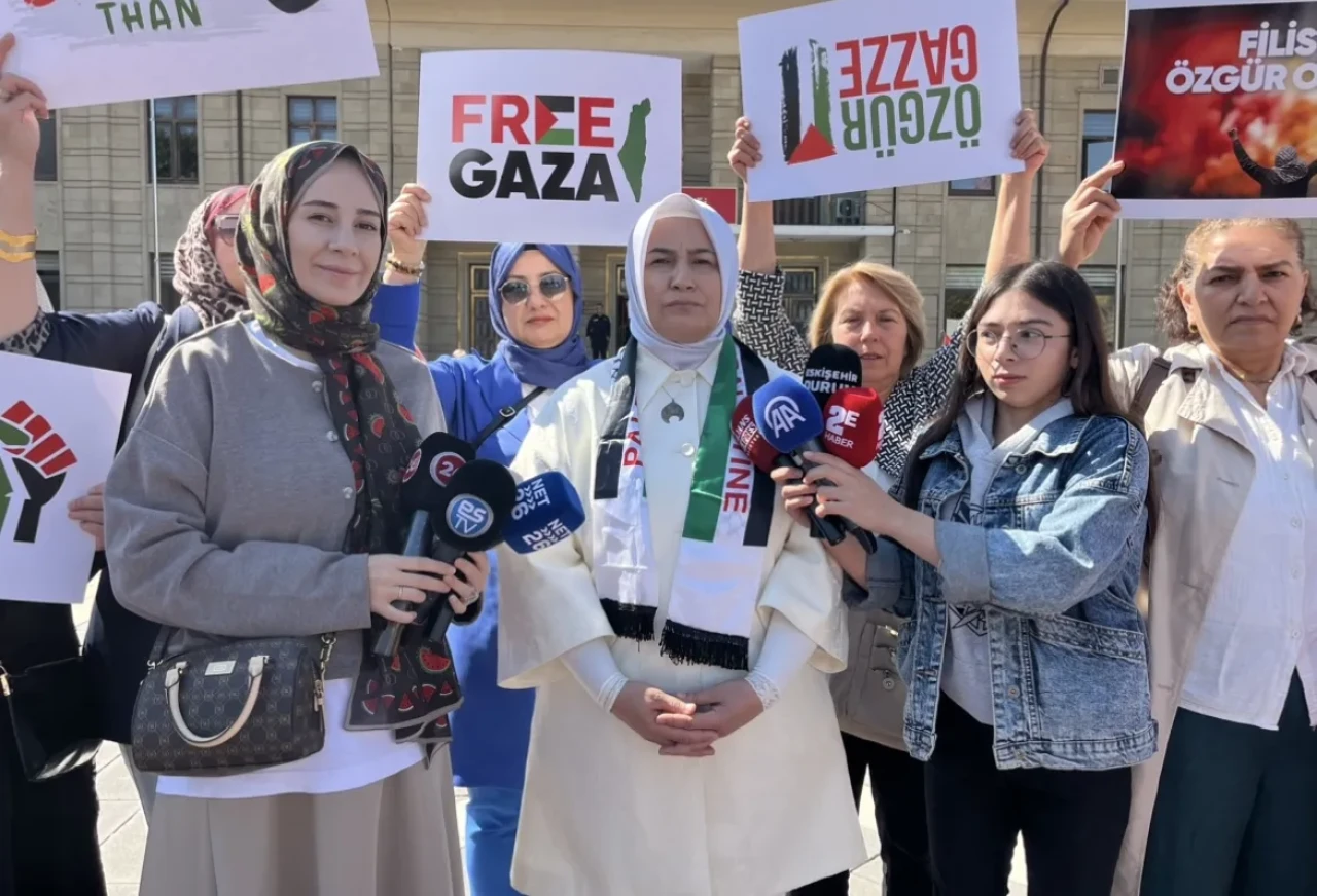 Kadınlardan Gazze İçin Sessiz Çığlık Zinciri