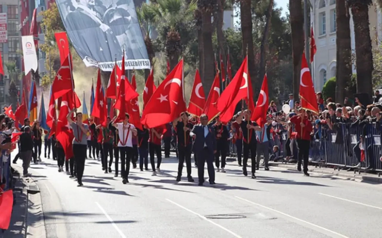 Cumhuriyet Bayramı Tatili Ne Kadar Sürecek? 29 Ekim İçin Resmî Takvim Netleşti