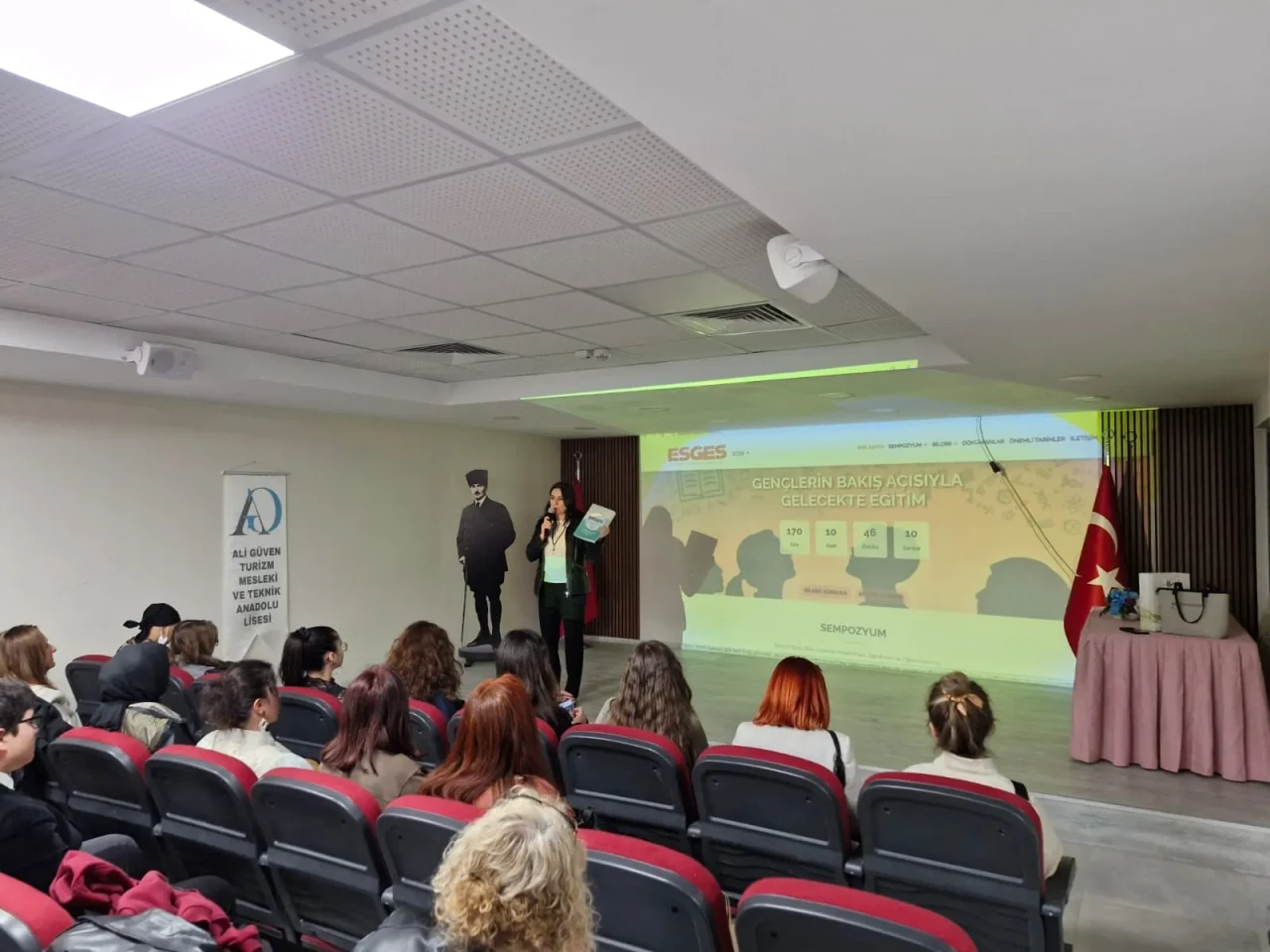 ESGES’te Bilimsel Araştırma ve Akademik Yazma Eğitimleri Başladı