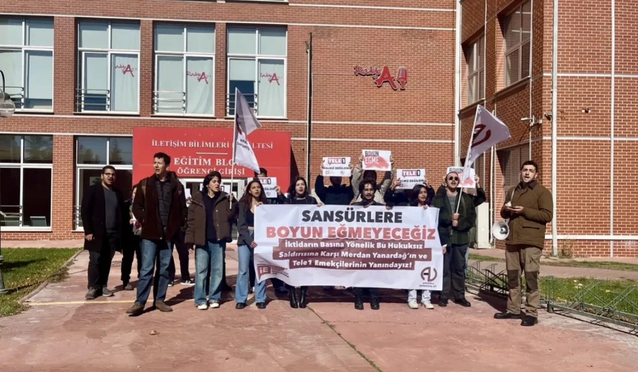 İletişim öğrencilerinden Tele1 ve Merdan Yanardağ’a destek