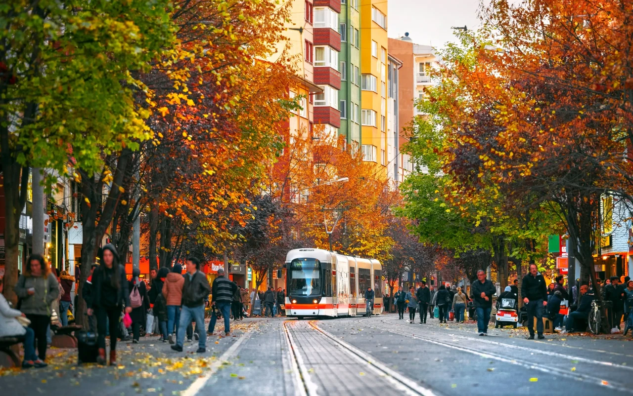 Eskişehir’de Sonbahar Kendini Hissettirecek: Sıcaklıklar Normallerin Altına İniyor