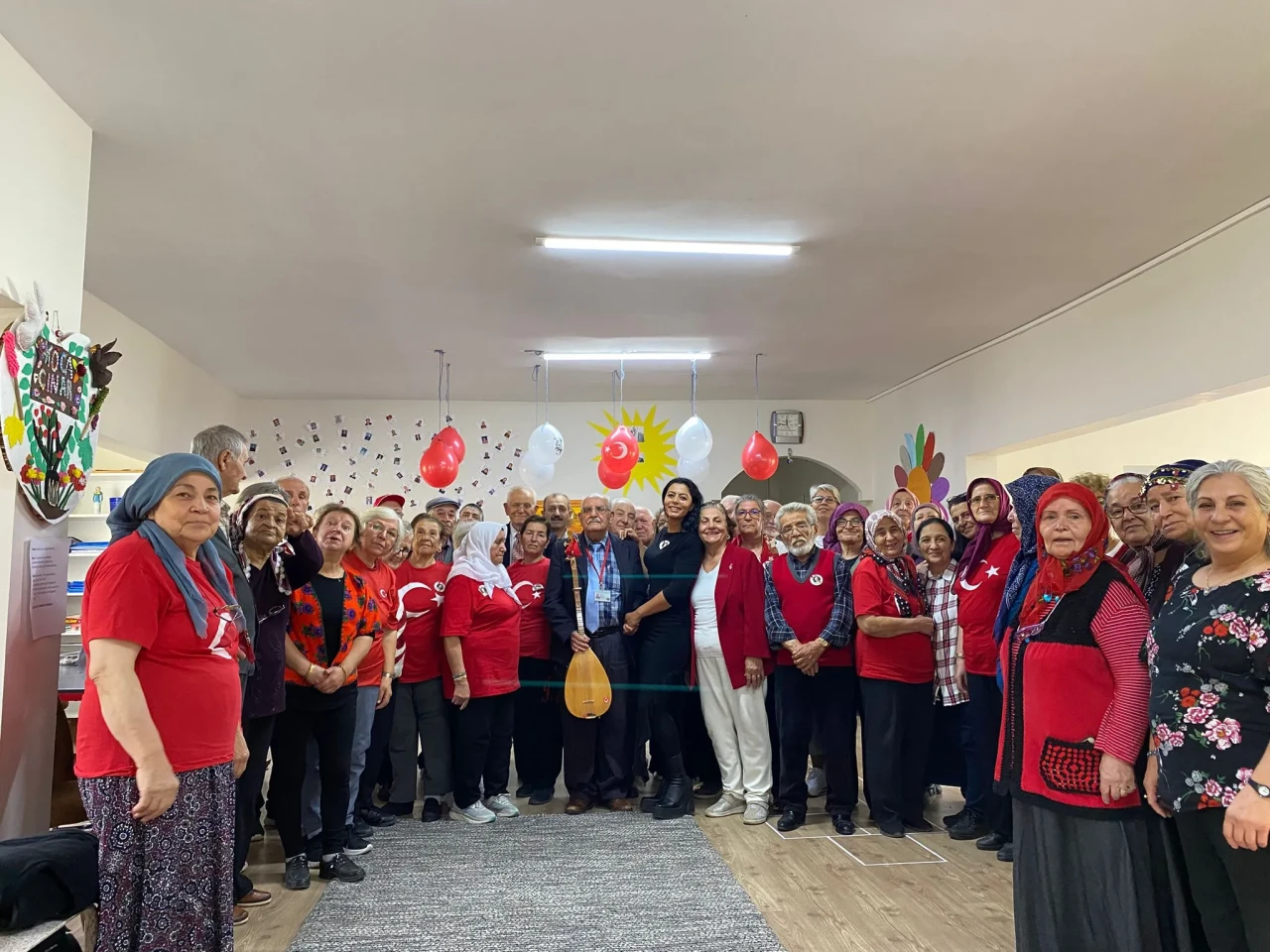 Odunpazarı'nda Minikler ve Koca Çınarlar Cumhuriyet Bayramı’nı Birlikte Kutladı