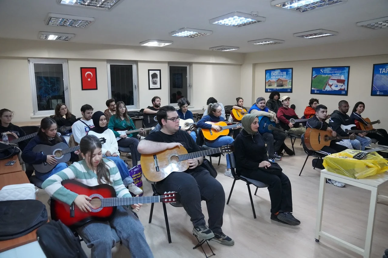 Tepebaşı Belediyesi 29 Ekim Gençlik Merkezi’nde Eğitimler Yoğun İlgi Görüyor