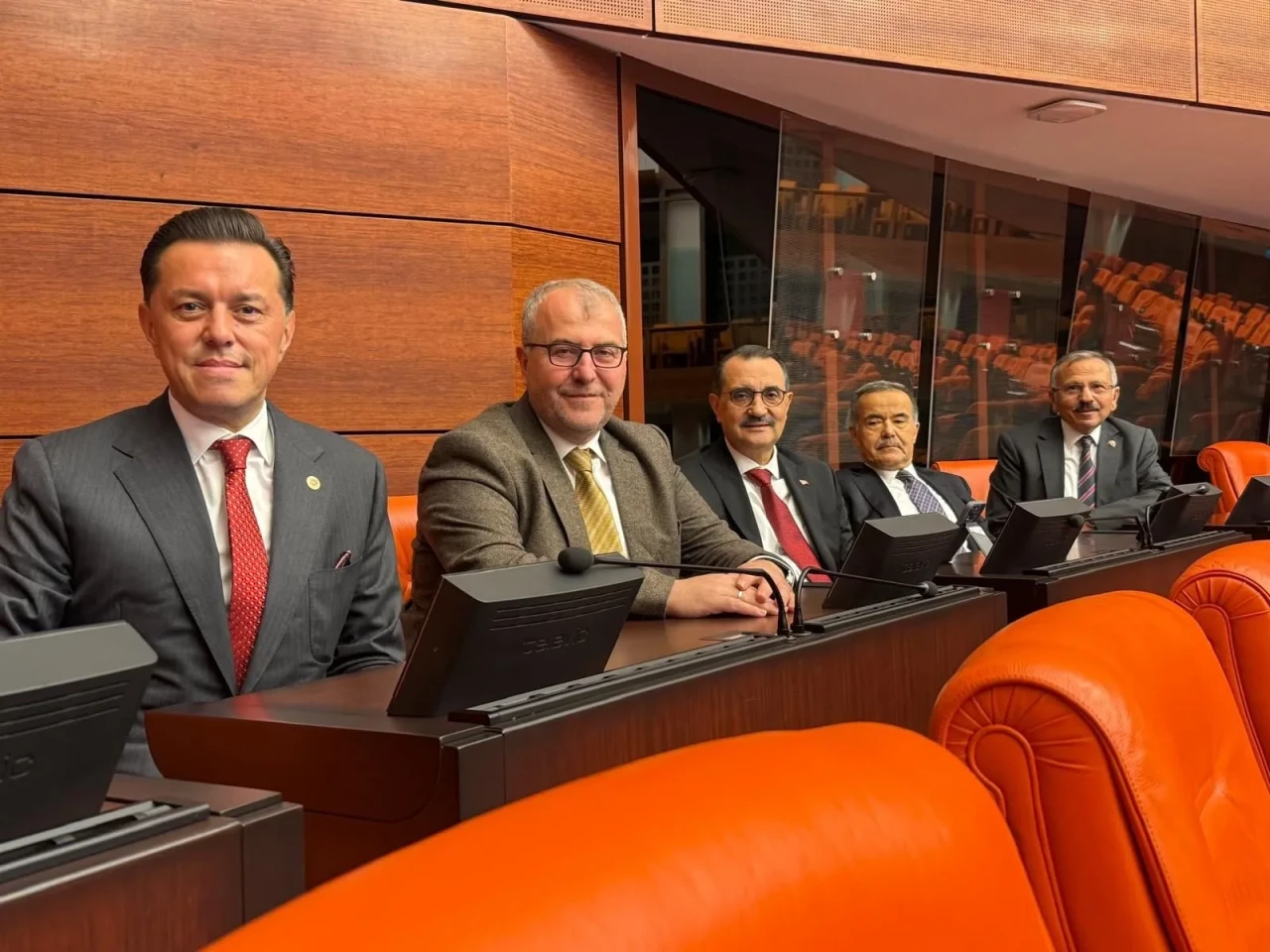 Hatipoğlu, Eskişehir’in Taleplerini Dile Getirdi